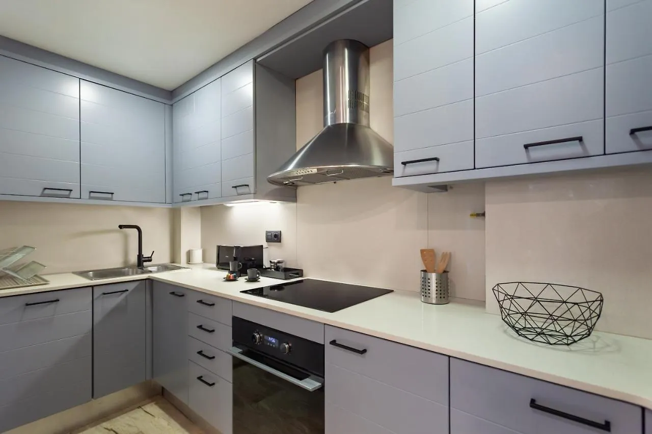 Cozy Apartment Les Corts 바르셀로나