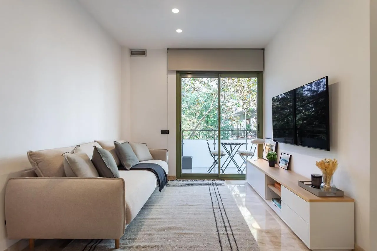 Cozy Apartment Les Corts 바르셀로나