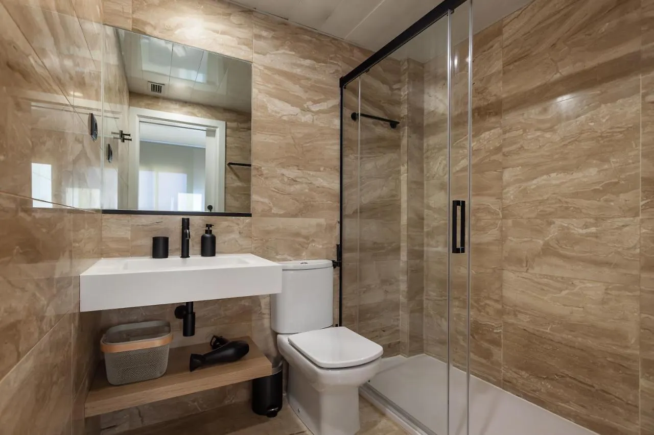 Cozy Apartment Les Corts 바르셀로나